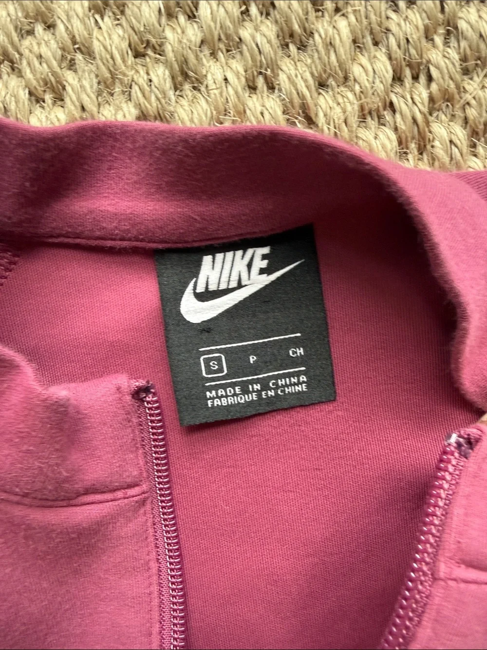 Nike woman’s run dress Plum Half-Zip Sport Dress Jacket small